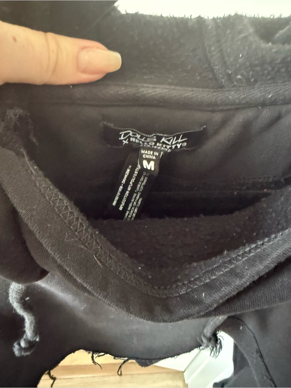 Black Cropped Hoodie with Hello Kitty design - Picture 4 of 4